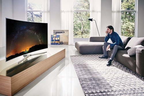 Samsung Electronics trae al hogar una experiencia avanzada de cine a través de los TVs UHD Curvos