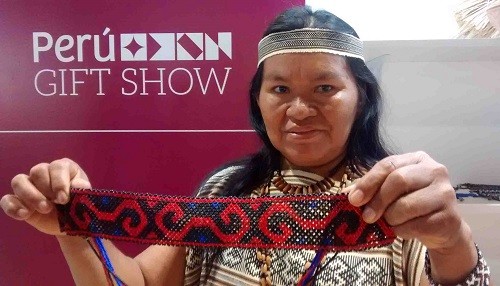 Artesanas del Bajo Urubamba participaron en el Perú Gift Show 2016, con el apoyo de Pluspetrol