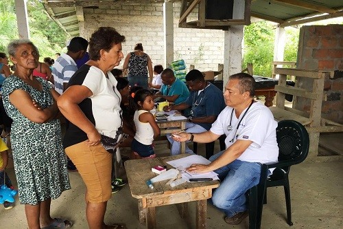 Familias de Chamanga afectadas por terremoto recibieron apoyo de Fundación Jonathan y American Airlines