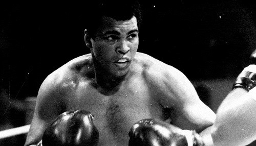 La leyenda del boxeo Muhammad Ali muere a los 74 años
