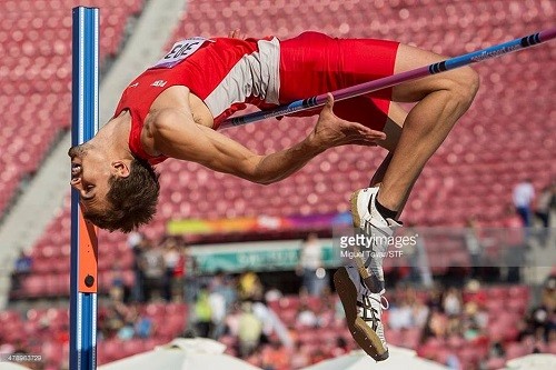 Atleta Arturo Chávez consigue su clasificación a Río 2016