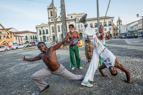 Gira brasilera: la antorcha olímpica ahora recorre las costas playeras del nordeste de Brasil