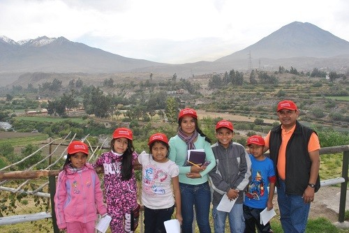 Avianca cumplió el sueño de viajar  de 6 niños de Ventanilla