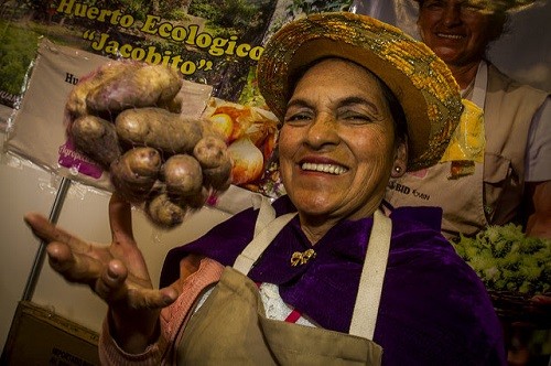 Agricultores ya venden en línea a través de la página web del Gran Mercado de Apega