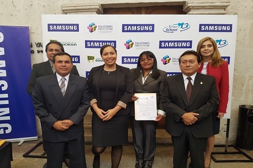 Colegio I.E. Sarpane de Orcopampa, Arequipa, fue premiado por Samsung con la implementación de un Aula Inteligente