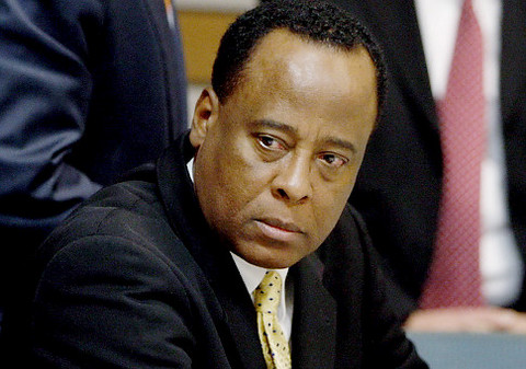 Conrad Murray no les pagará a los Jackson