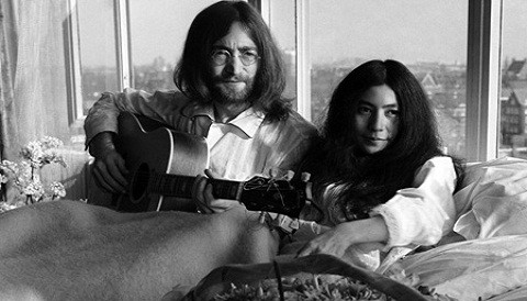 Un día como hoy: John Lennon y Yoko Ono se casaron