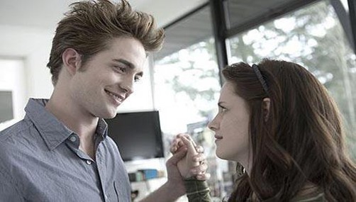Robert Pattinson acompaña a Kristen Stewart de compras