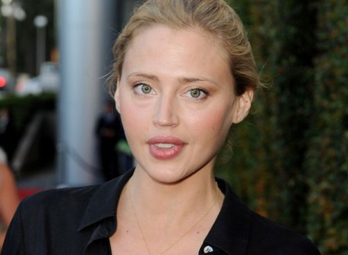 Estella Warren entrara en rehabilitación
