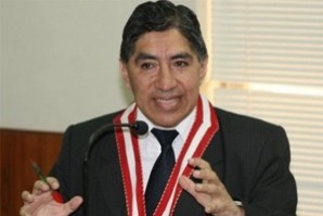Ex fiscal Avelino Guillén está a favor de que investiguen a Alan García