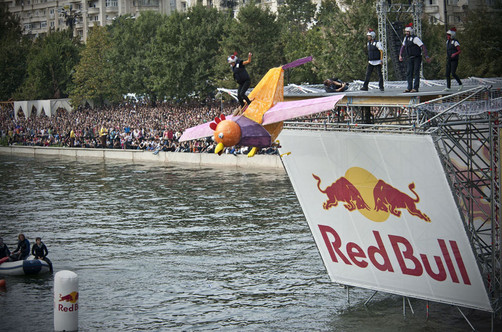 El Red Bull Flugtag llega  por primera vez al Perú (Video)