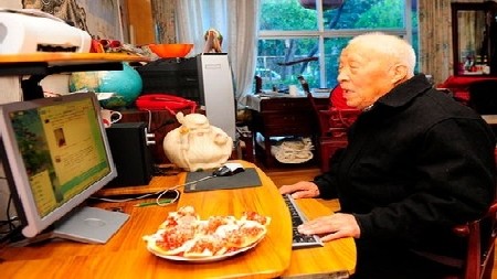 Anciano de 103 años es el más viejo del Twitter