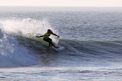 Melanie Giunta y Alonso Correa son los ganadores de la 2da fecha del Circuito Profesional de Surfistas del Perú