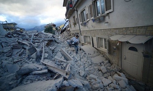 Italia: Sismo de 6.2 deja hasta el momento 38 muertos, decenas de heridos y desaparecidos (FOTOS)