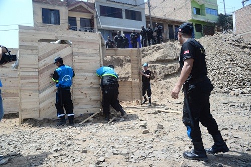 Serenos de Ventanilla y Policía  desalojaron invasores de terrenos públicos