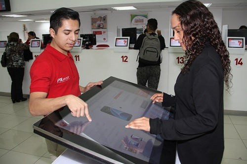 CLARO renueva centro de atención en el Jockey Plaza