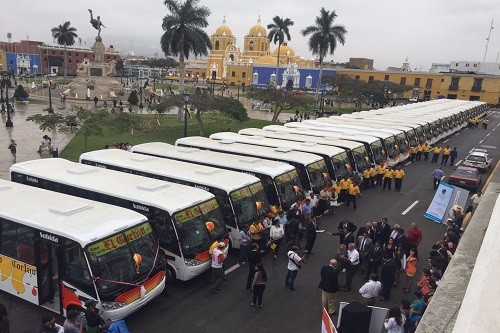Empresa de transportes el cortijo adquiere flota de buses urbanos Mercedes-Benz