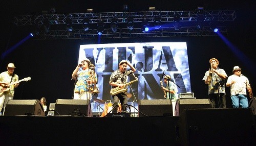 Municipalidad presenta concierto gratuito de la banda Vieja Skina en la Plazuela de las Artes