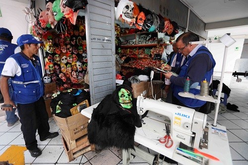 Decomisan más de tres mil máscaras de dudosa procedencia a pocos días de Halloween