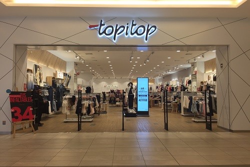 Topitop inauguró su renovada  tienda en el Centro Comercial Jockey Plaza