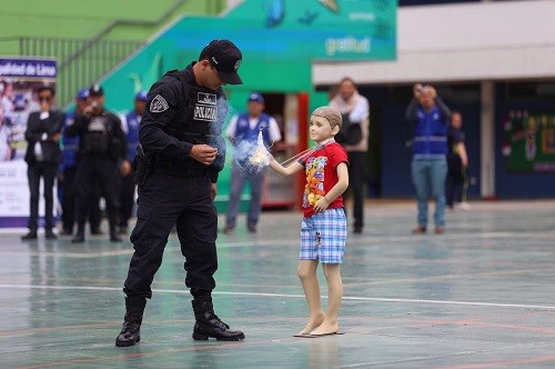 MML alerta en colegios sobre daños ocasionados por la manipulación de pirotécnicos