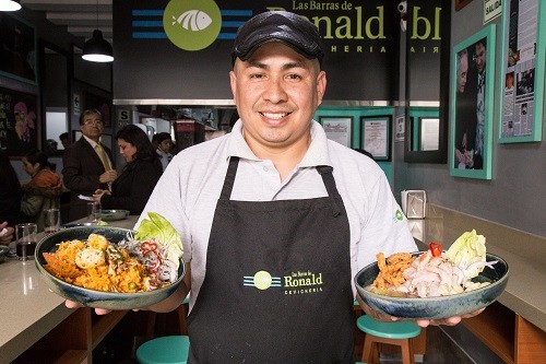 Ronald Abad continúa haciendo historia abriendo una nueva barra cevichera ahora en San Borja