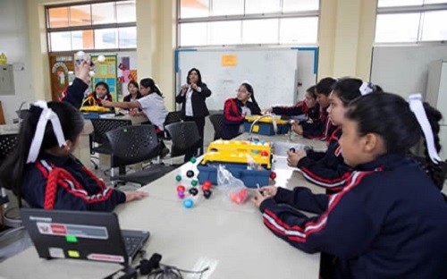 Escolares peruanos mejoran sus aprendizajes de Ciencia, Matemática y Lectura según evaluación PISA