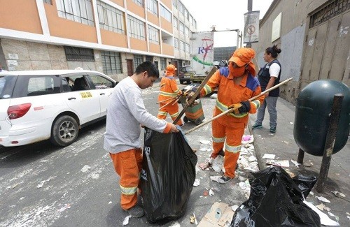 Se denunciará a responsables de los disturbios que expusieron el Centro de Lima a la contaminación