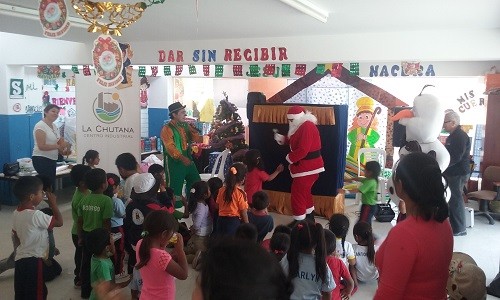 Celebración navideña llenó de alegría a niños de Chilca