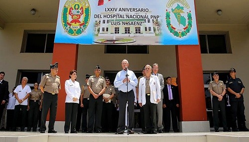 Presidente Kuczynski: La policía no puede seguir siendo la 'cenicienta' de las fuerzas del orden