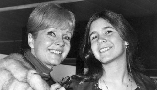 La actriz Debbie Reynolds muere un día después de la muerte de su hija Carrie Fisher