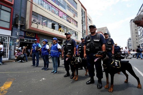 MML redobla seguridad en centros comerciales ante masiva concurrencia de compradores