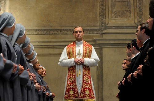 FOX Premium estrenará en exclusiva la esperada miniserie 'The Young Pope' con Jude Law