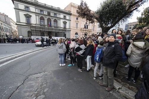 Italia: Tres fuertes sismos sacuden la región central en el lapso de una hora