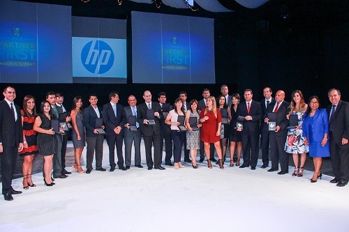 HP Inc. premió a sus socios de negocio en la 2 ª  edición de los Partner First Awards 2016 y completó la noche con un desfile de modas