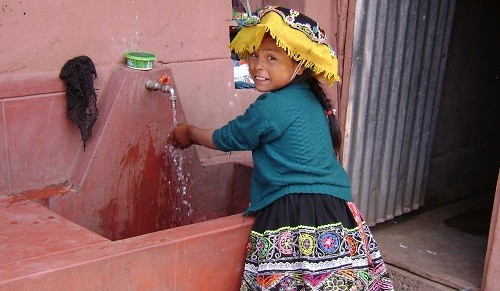 En el Perú rural: 2.2 millones no tienen acceso al agua y 5,7 millones no tienen un servicio de saneamiento