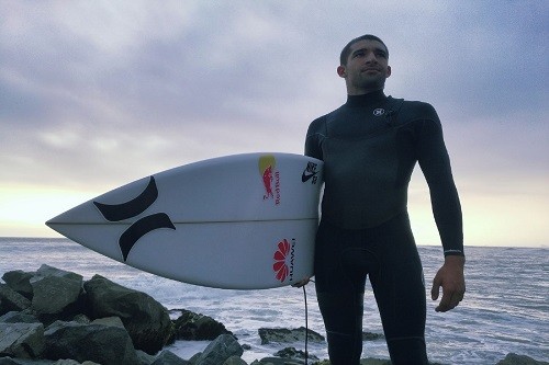 De Col gana en ronda tres, pero lo eliminan en la cuatro en el Burleigh Pro