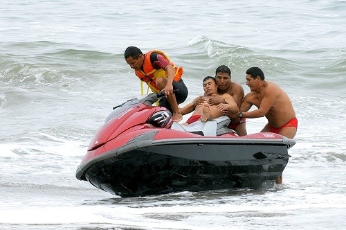 Salvataje PNP rescata a 621 bañistas de morir ahogados en lo que va del verano
