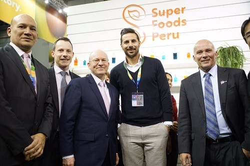Mincetur presentó a Claudio Pizarro como vocero internacional de la marca Superfoods Peru