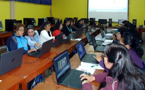 Más de dos mil docentes y directivos de Educación Básica Especial serán capacitados en tecnologías digitales