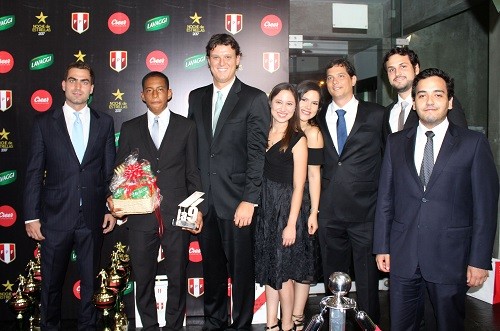Destacados futbolistas de menores fueron premiados en noche de estrellas de la FPF
