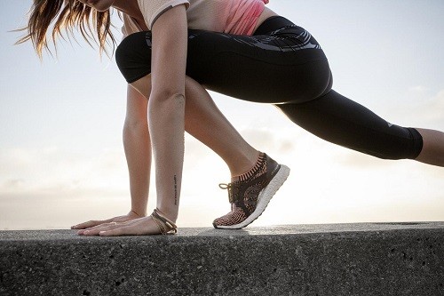 ADIDAS redefine la zapatilla que llevará el desempeño de la mujer a la  cima  presentando Ultraboost X