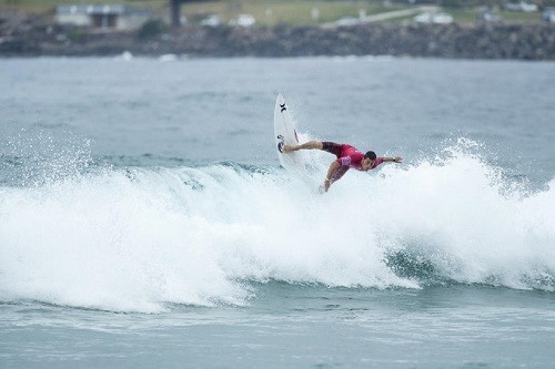 Impecable inicio de Alonso Correa en el Australian Open of Surfing
