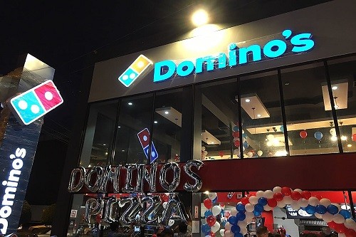 Dominos Pizza abre su segundo local y planea cerrar el año con más de 10 tiendas