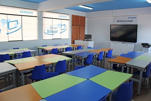 Colegio Mariano Melgar inaugura primer Aula Inteligente de Puno con tecnología Samsung