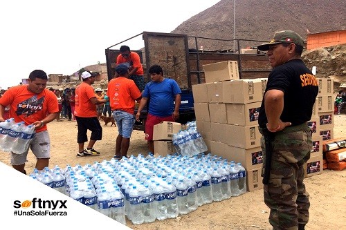 Softnyx entregó donaciones a familias damnificadas por huaicos y lluvias