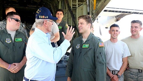 Presidente Kuczynski recibió en Chiclayo avión Hércules enviado por EEUU