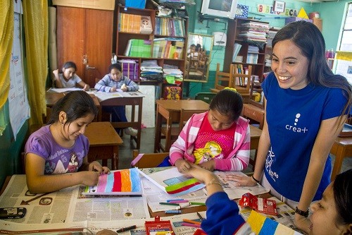 Más de 4,500 niños recibirán talleres gratuitos en 10 colegios del país con Crea+