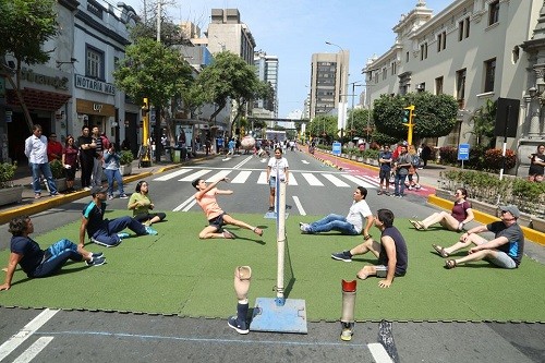 Miraflores lanza escuela gratuita de vóleibol sentado