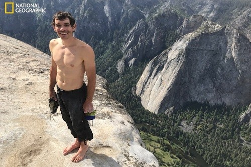 Alex Honnold realiza una escalada épica sin cuerda de 'El Capitan' en Yosemite